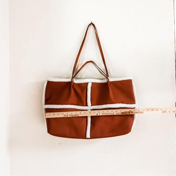 Universal Thread Target XL Brown Sherpa Tote Huge! - Picture 7 of 12